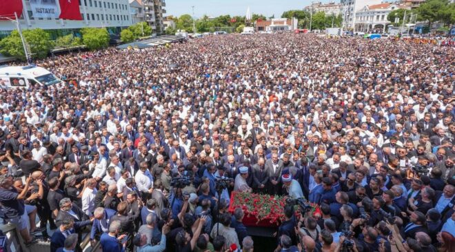 Ferdi Zeyrek’e veda! Gözyaşlarıyla uğurlandı