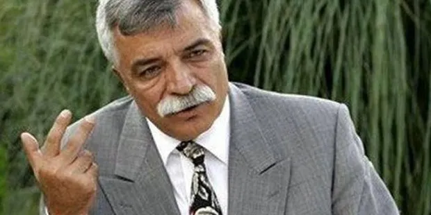 Ozan Arif – Körmüsün